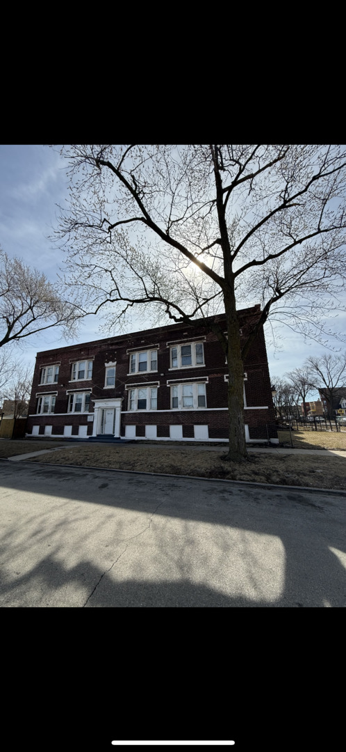 5423 W West End Avenue Property Photo 1