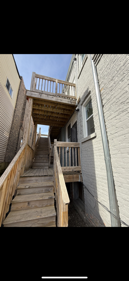 5423 W West End Avenue Property Photo 4