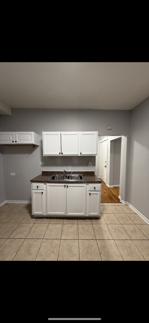 5423 W West End Avenue Property Photo 5