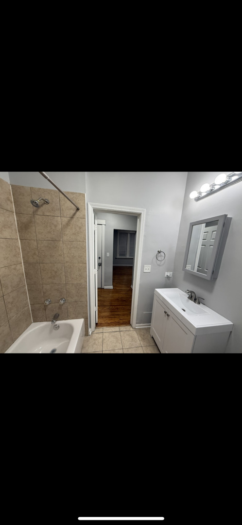 5423 W West End Avenue Property Photo 9