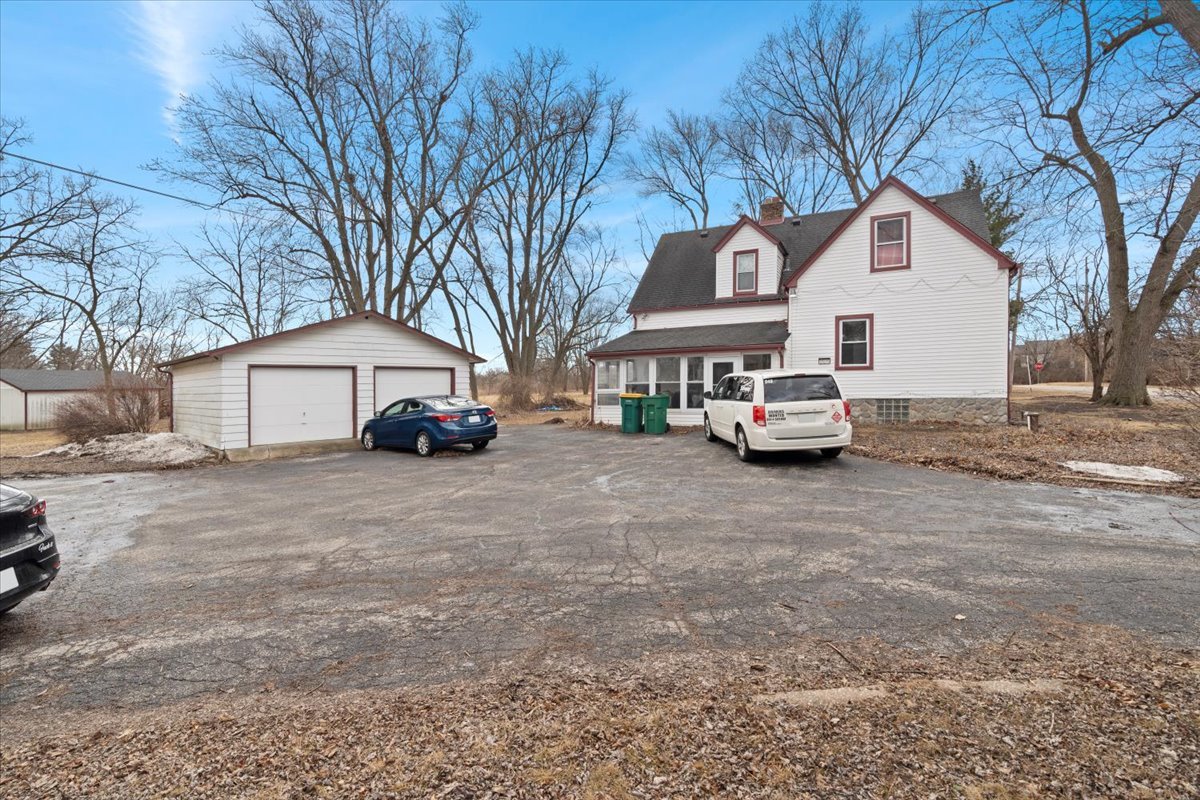 21279 W Shorewood Road Property Photo
