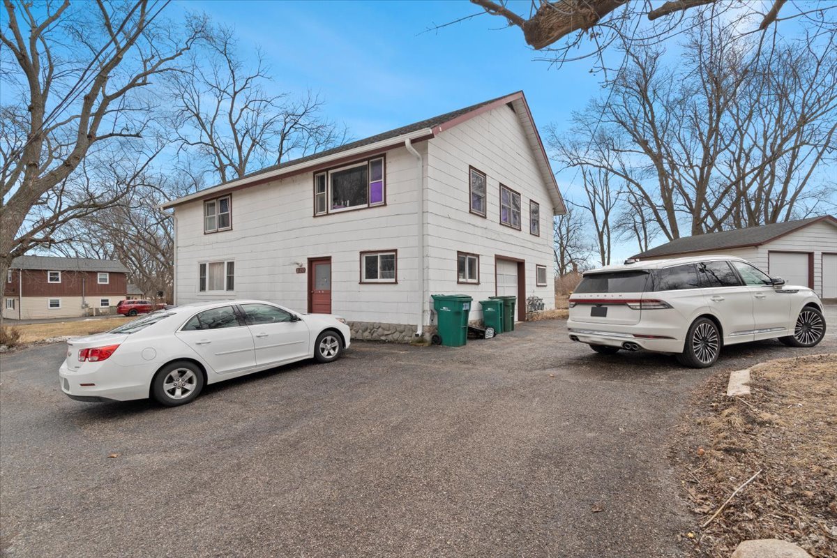 21279 W Shorewood Road Property Photo 4