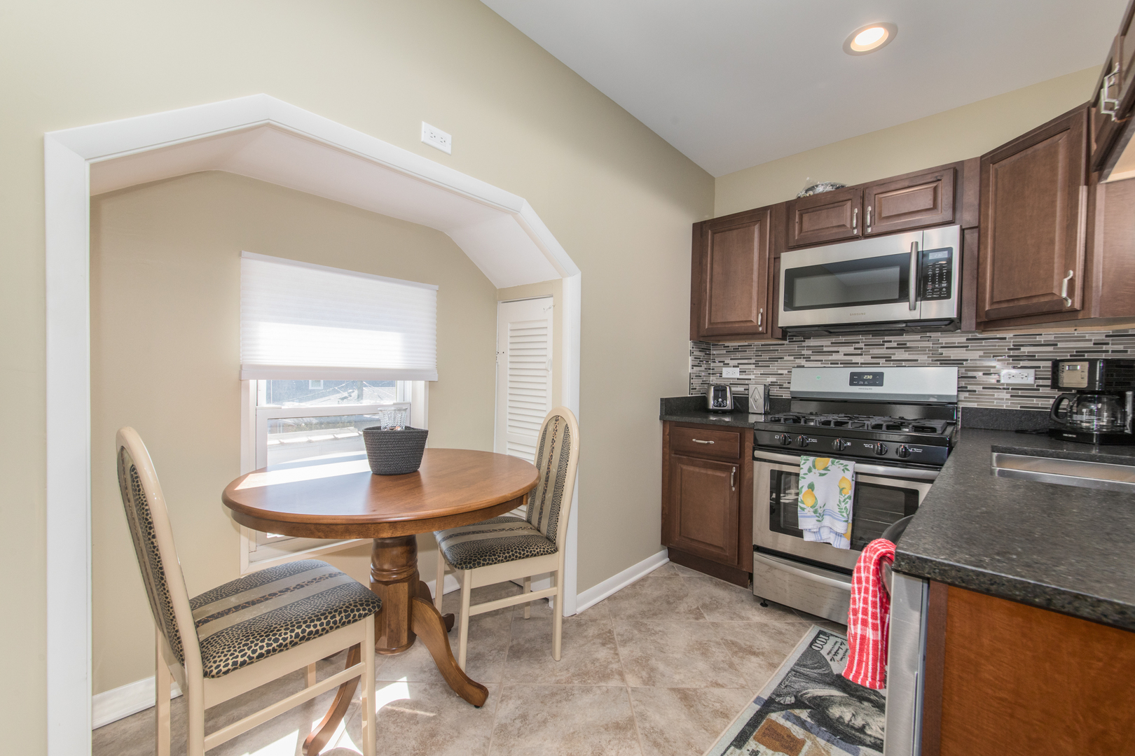 776 N Northwest Highway Property Photo 18