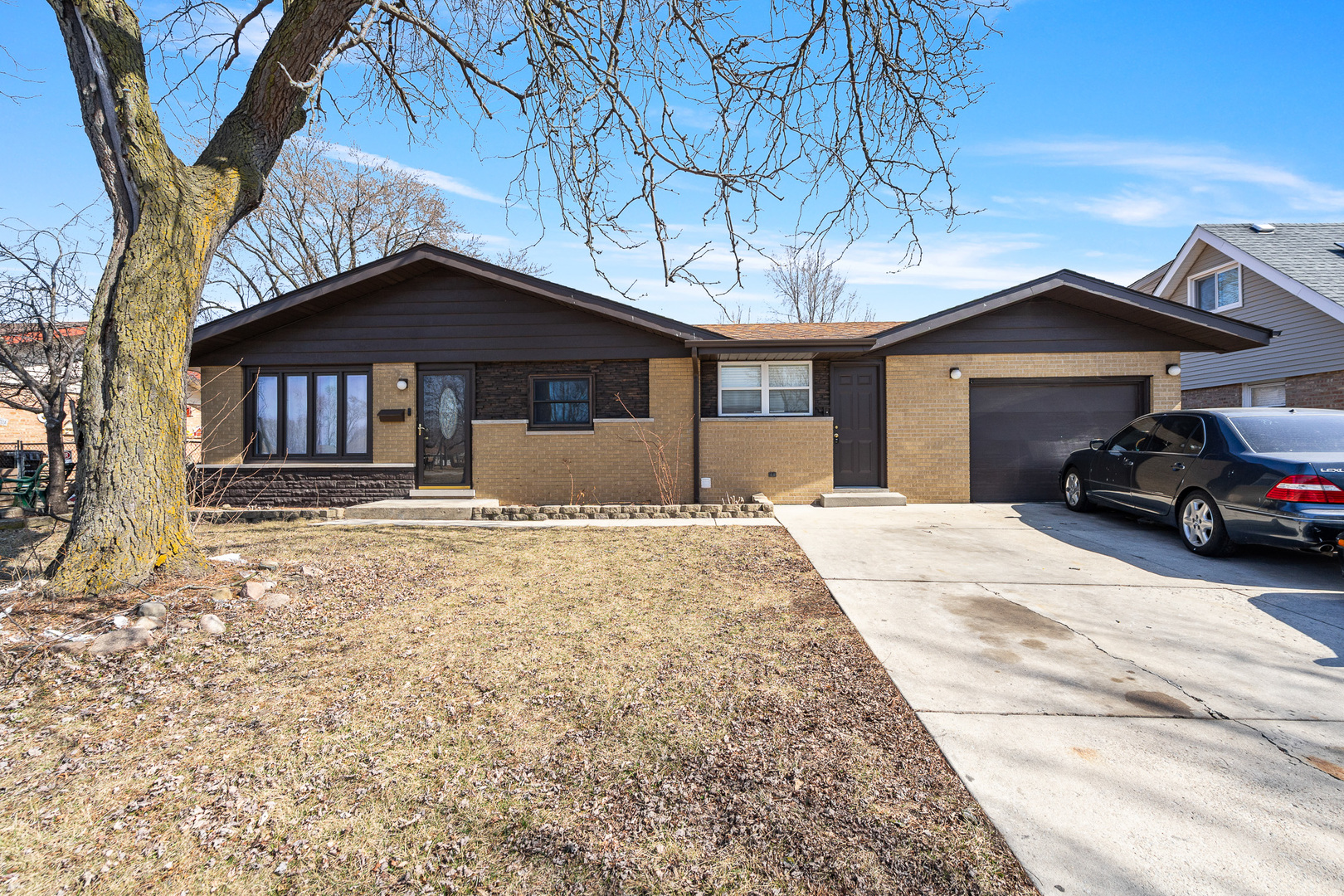 9201 Willow Lane Property Photo