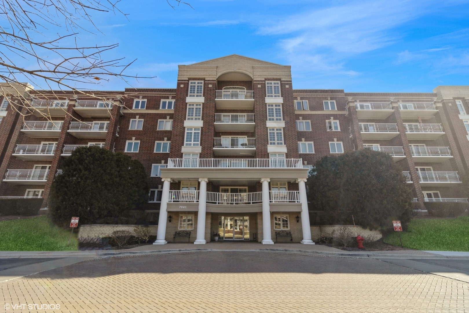 7041 W Touhy Avenue 604 Property Photo