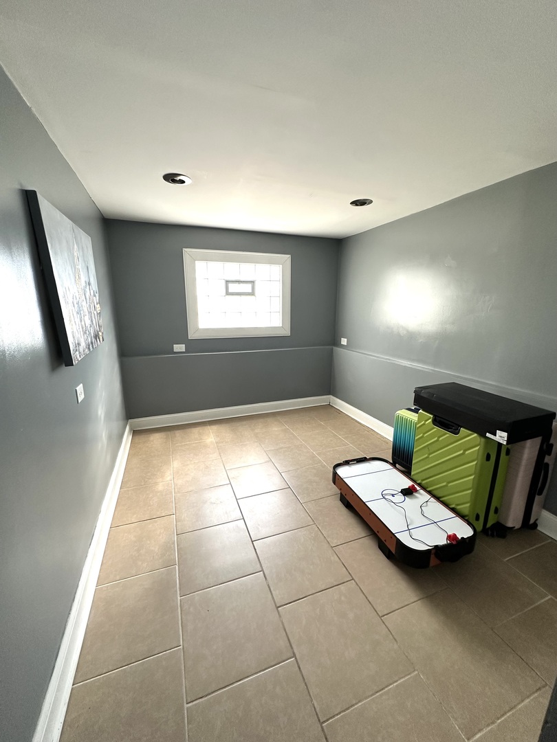 8059 S Stewart Avenue Property Photo 11