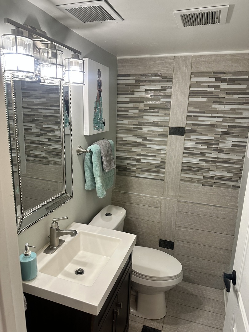8059 S Stewart Avenue Property Photo 12