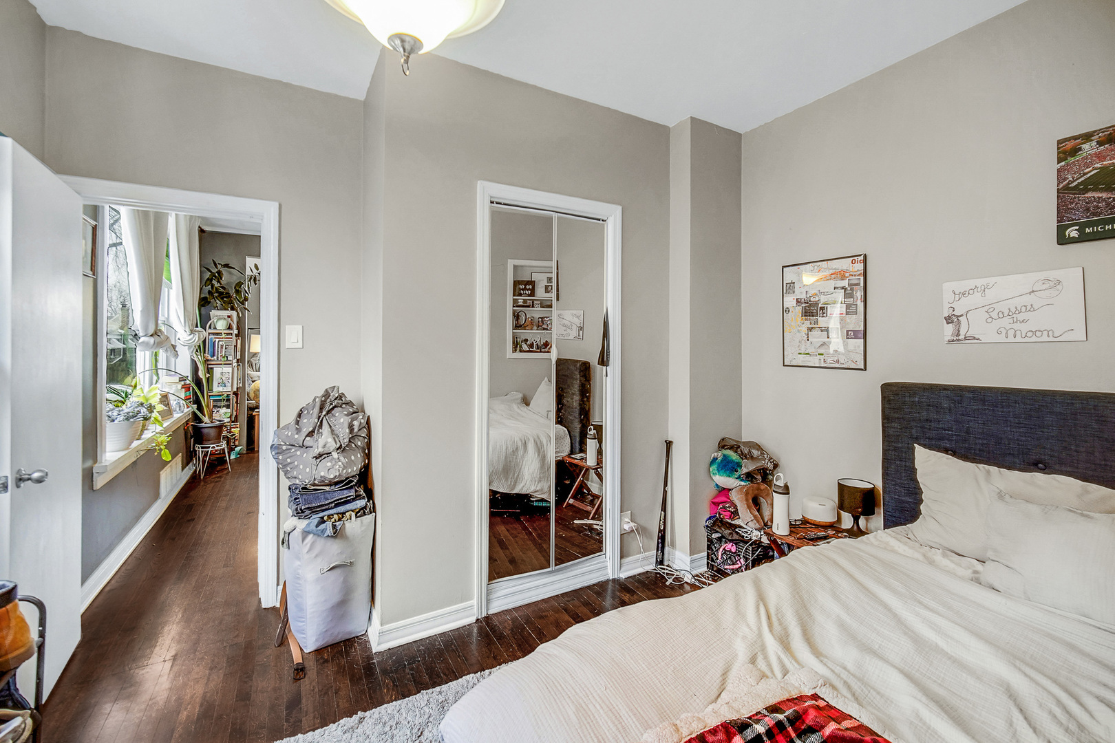 5110 W Byron Street Property Photo 9