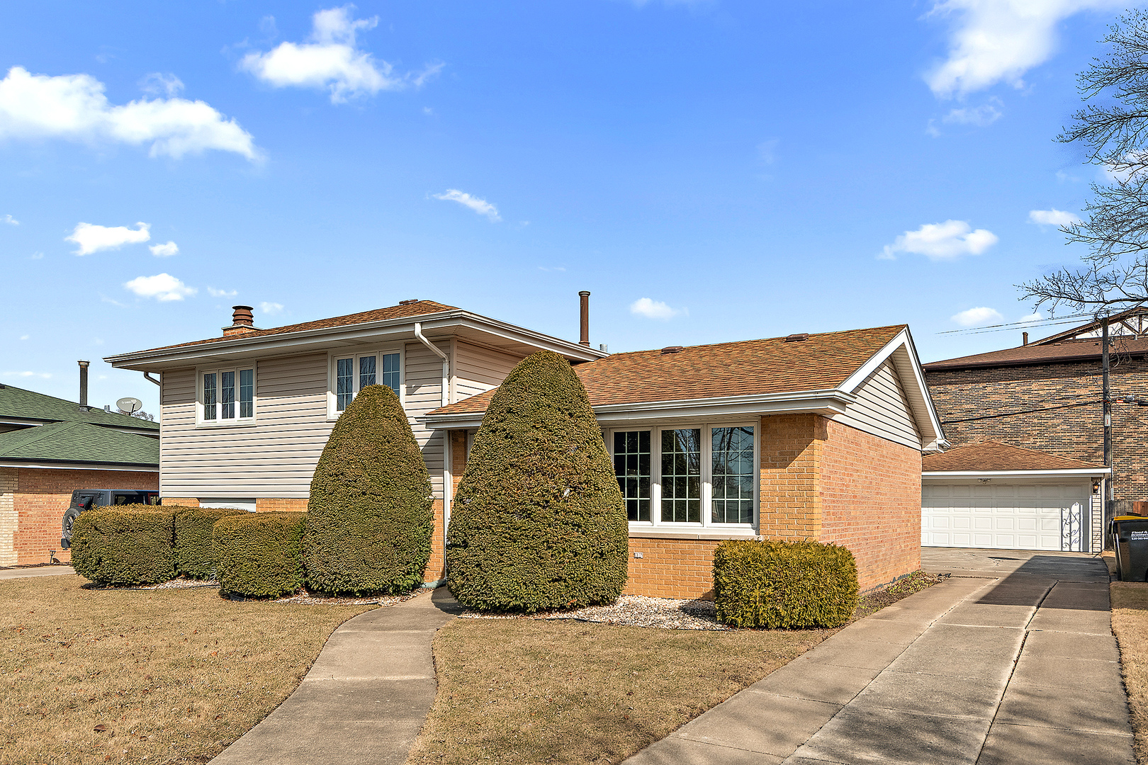 10609 Forest Lane Property Photo 2