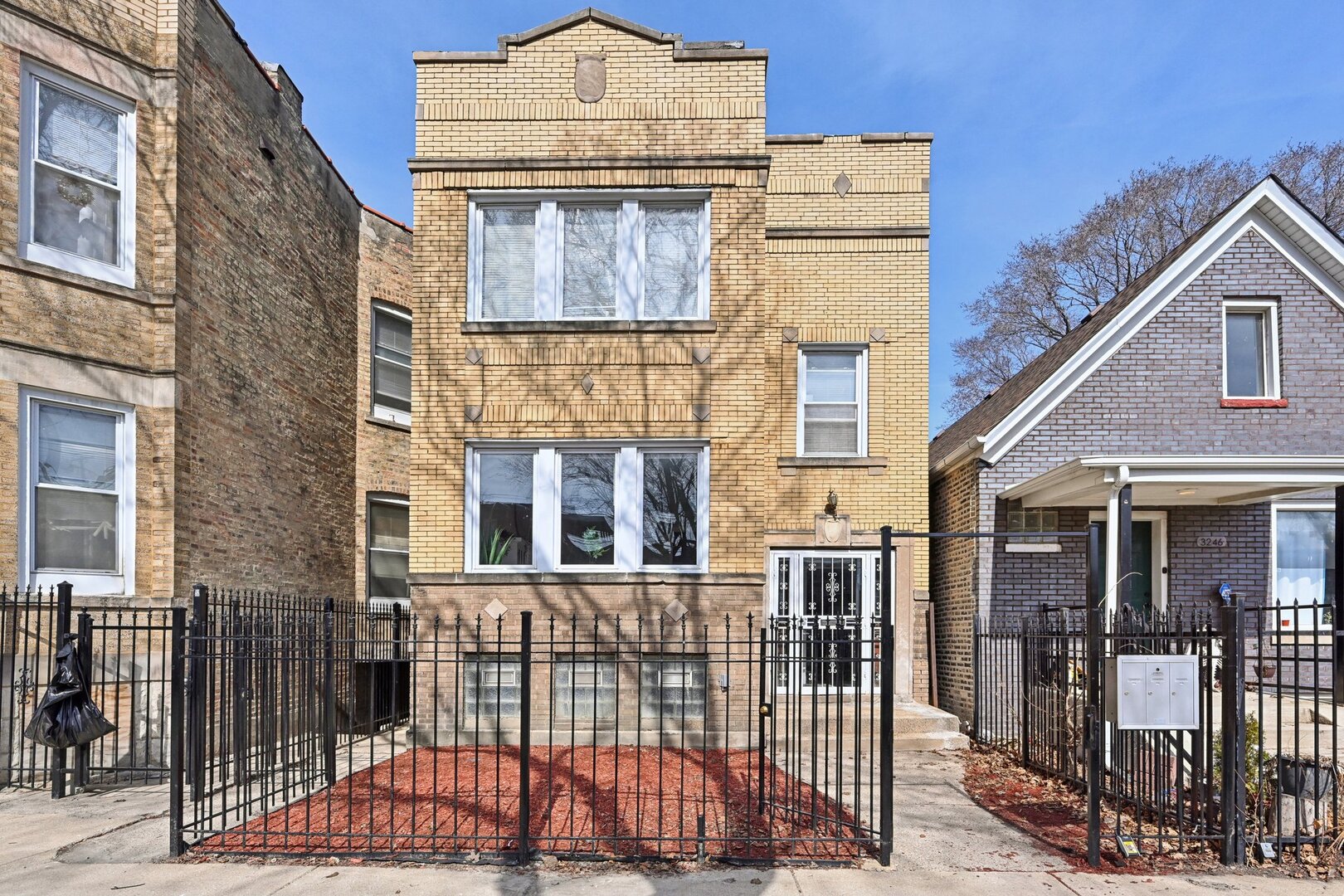 3248 W Huron Street Property Photo 1