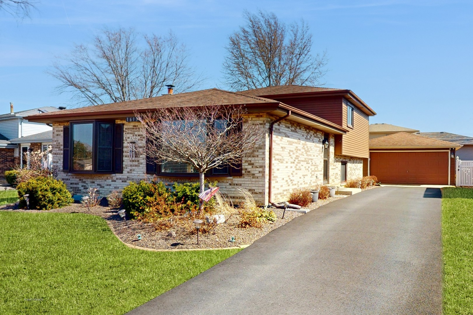 16131 Apple Lane Property Photo