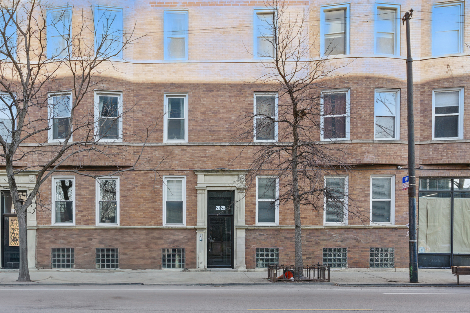 2025 N California Avenue C1 Property Photo