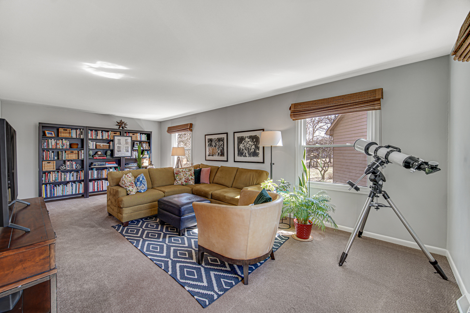 1585 N Blanchard Court Property Photo 3