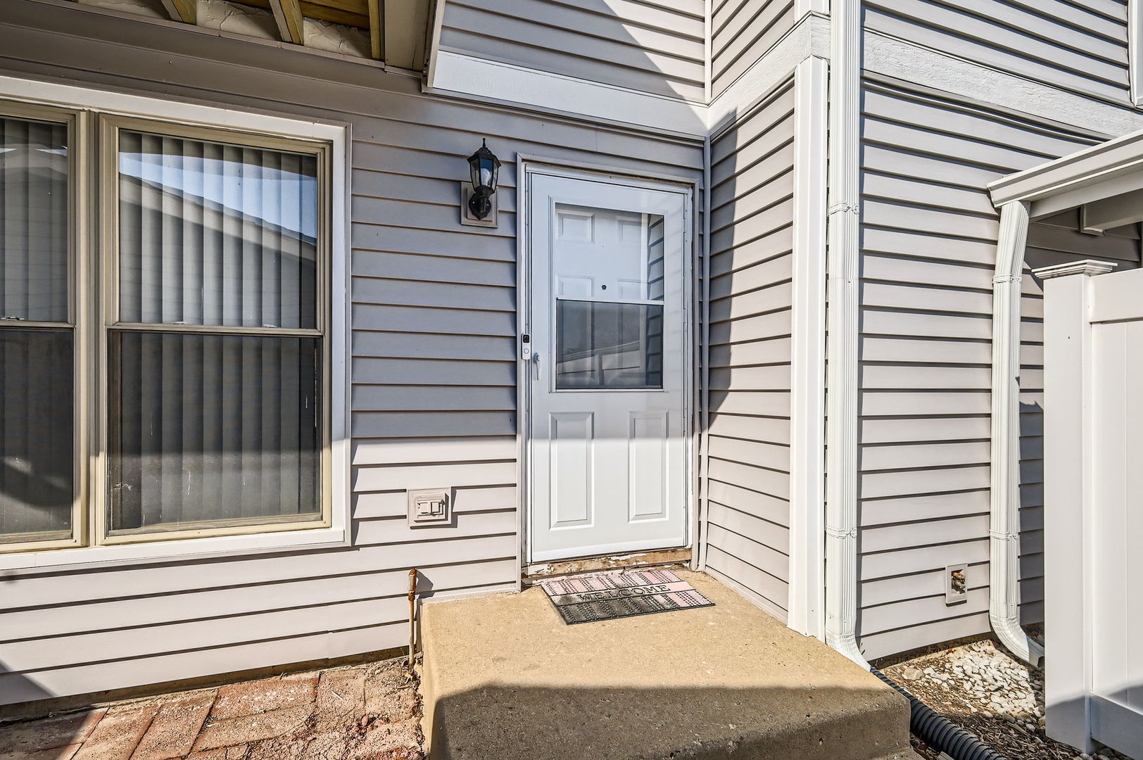528 Queens Court Property Photo 3