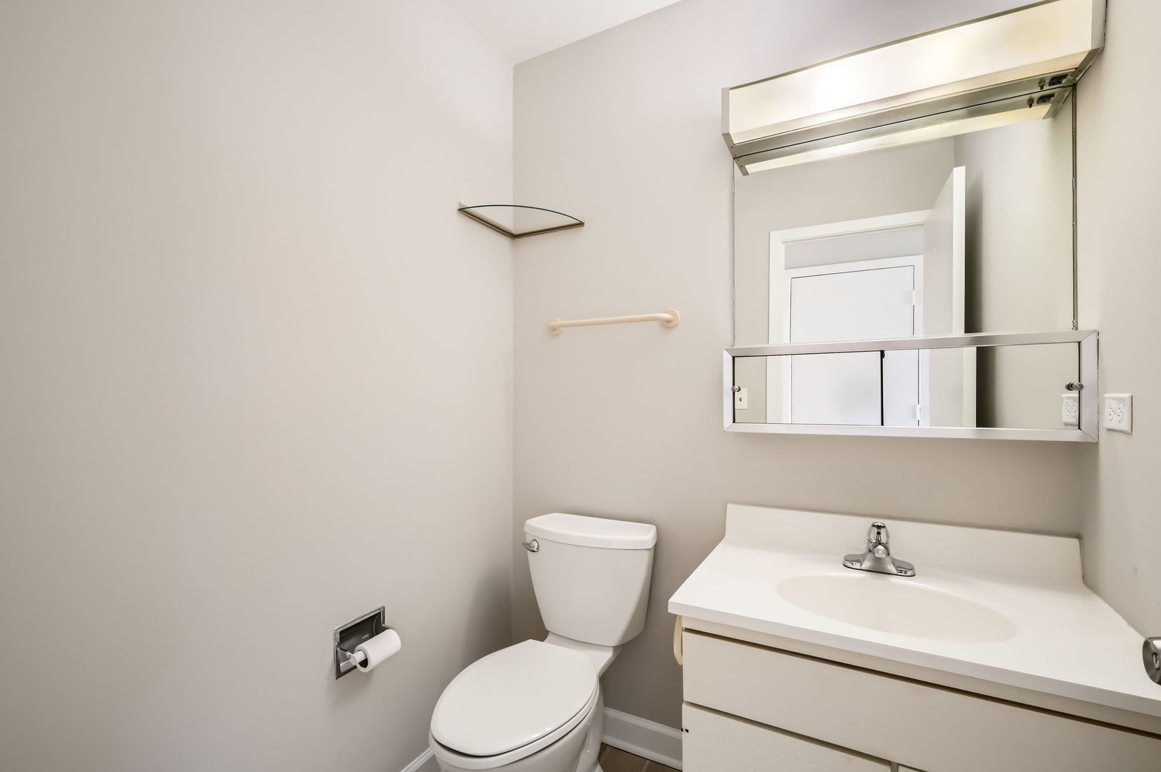 528 Queens Court Property Photo 14