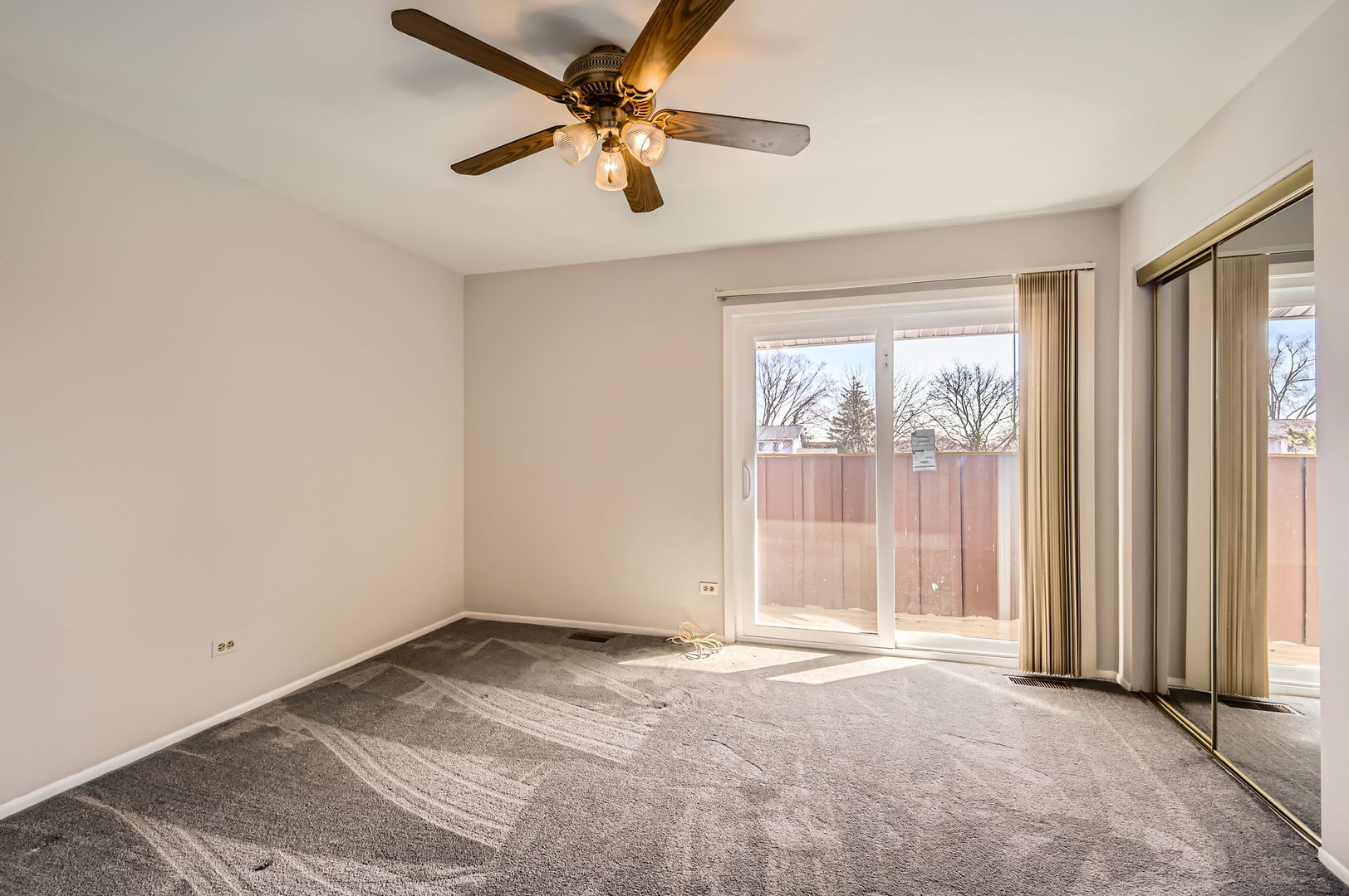 528 Queens Court Property Photo 15