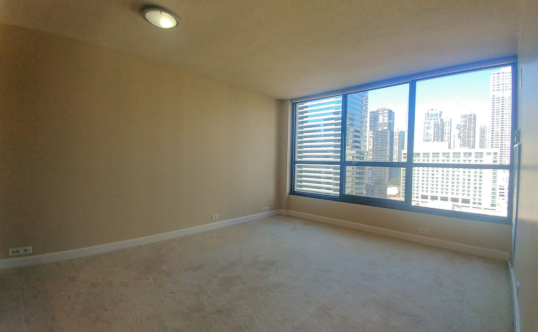 405 N Wabash Avenue 1401 Property Photo 2