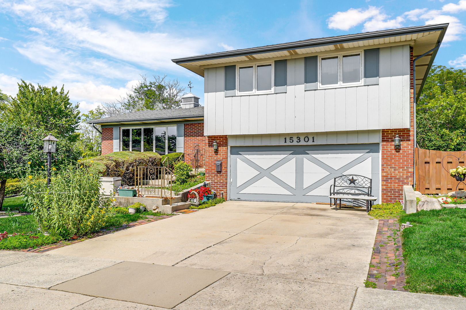 15301 Cherry Lane Property Photo 4