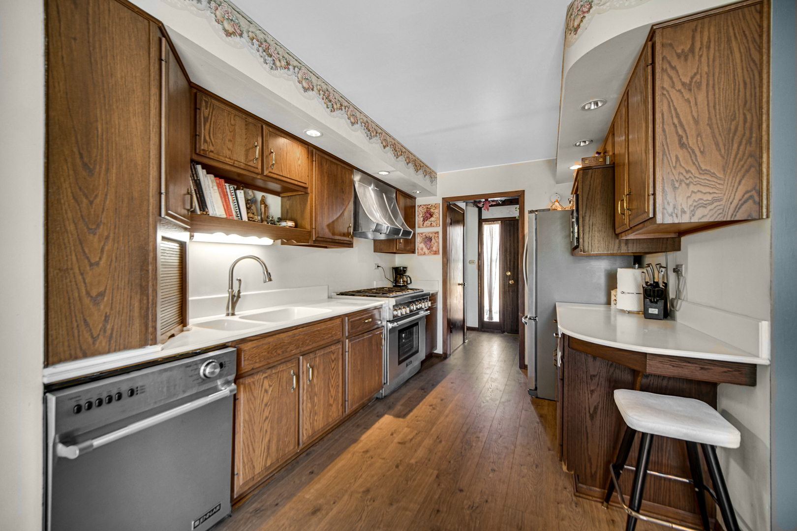 15301 Cherry Lane Property Photo 6