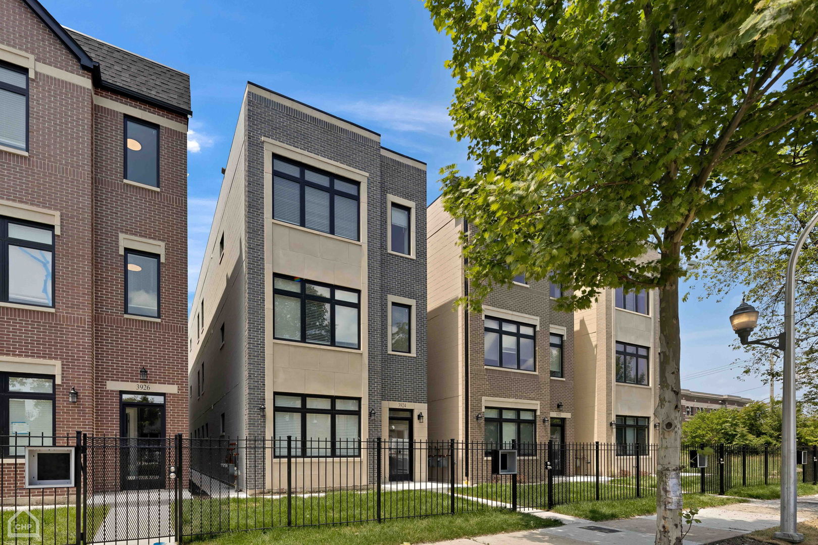 3932 S Calumet Avenue Property Photo