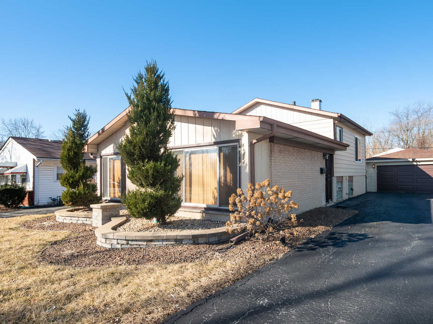 16324 Winchester Avenue Property Photo
