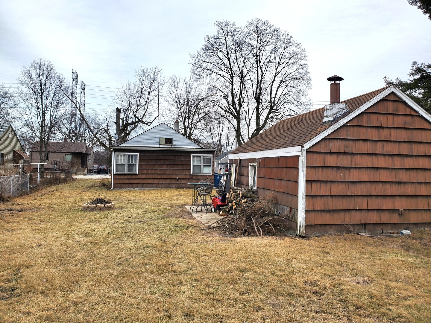 782-786 Campbell Avenue Property Photo 4