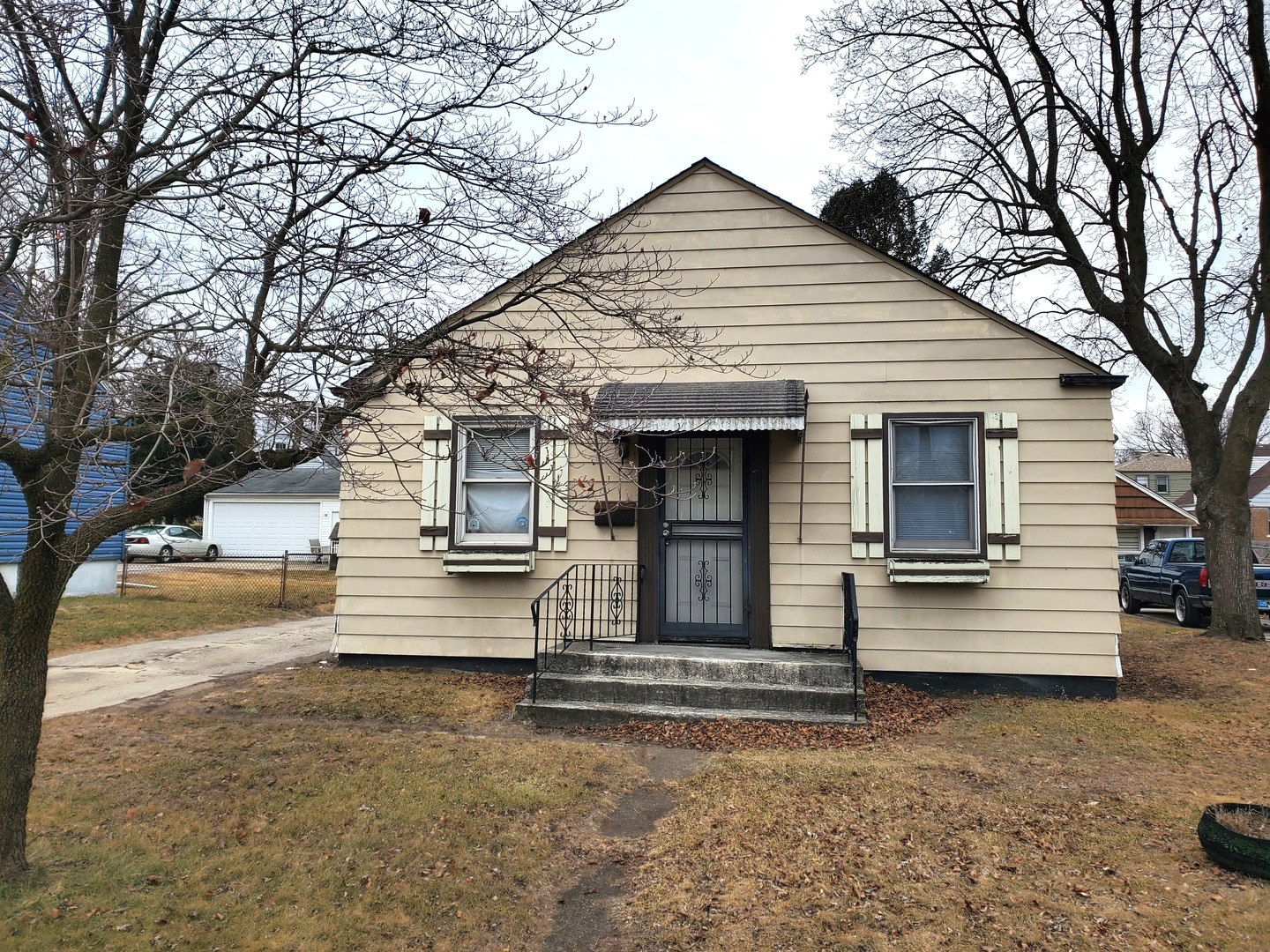 782-786 Campbell Avenue Property Photo 6