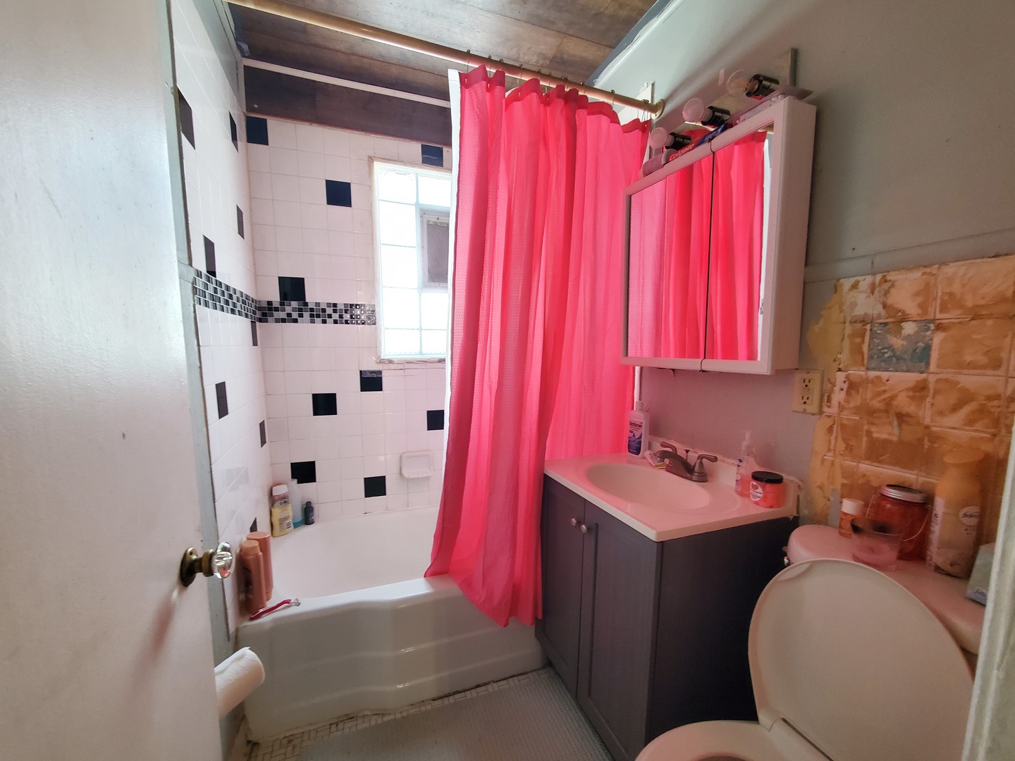782-786 Campbell Avenue Property Photo 16