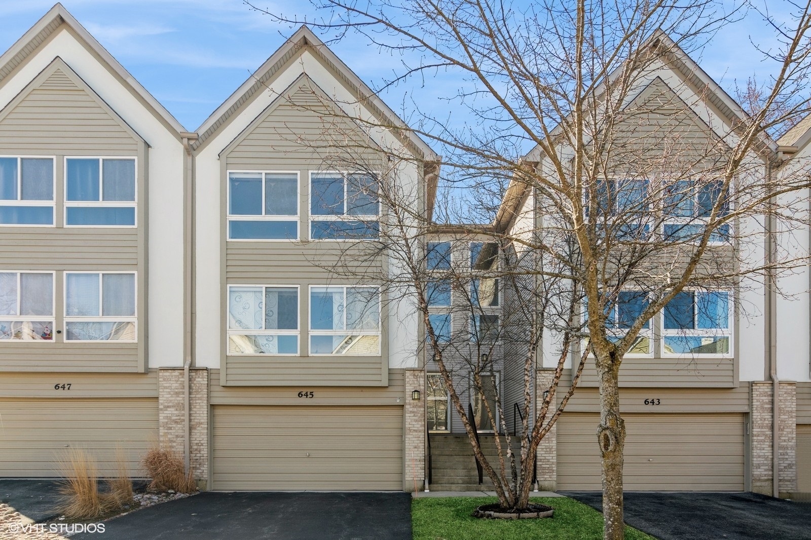 645 Diamond Pointe Drive Property Photo 1