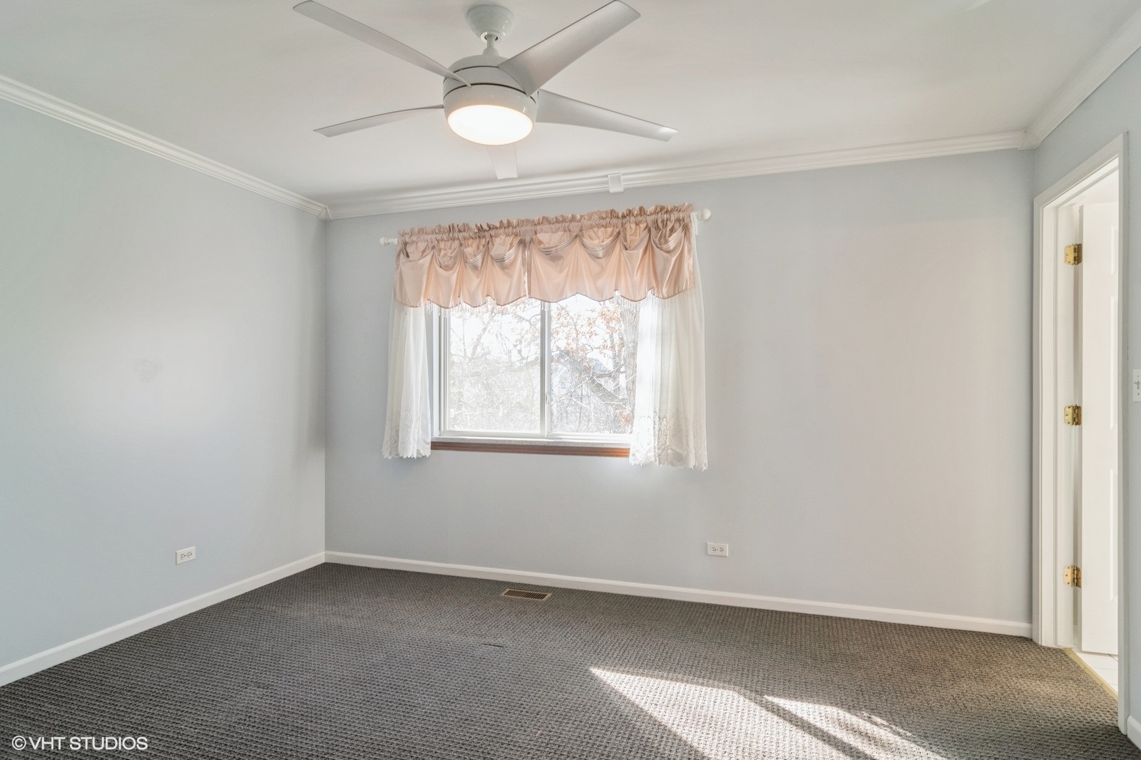 645 Diamond Pointe Drive Property Photo 19
