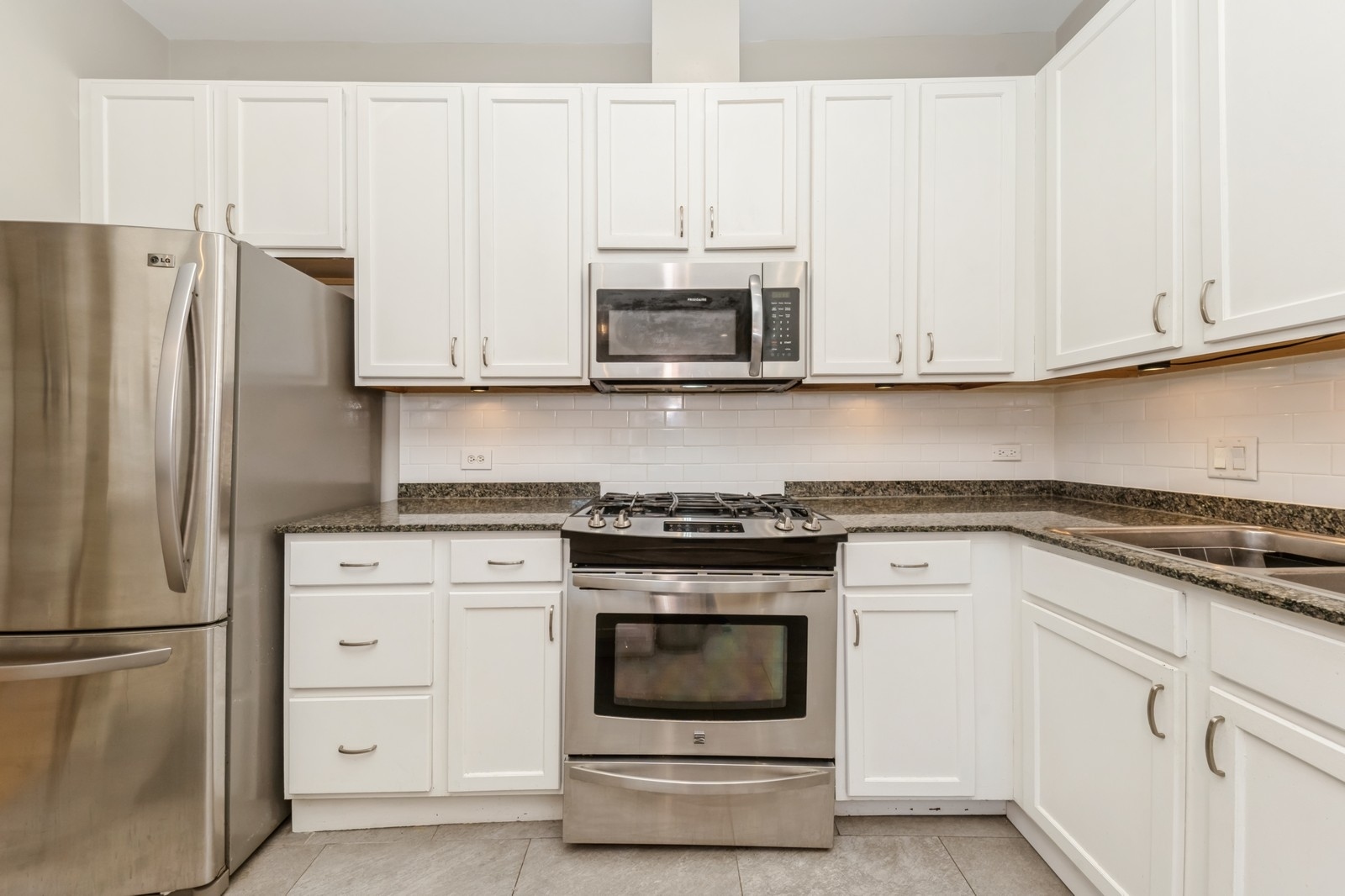 950 W Huron Street 406 Property Photo 5