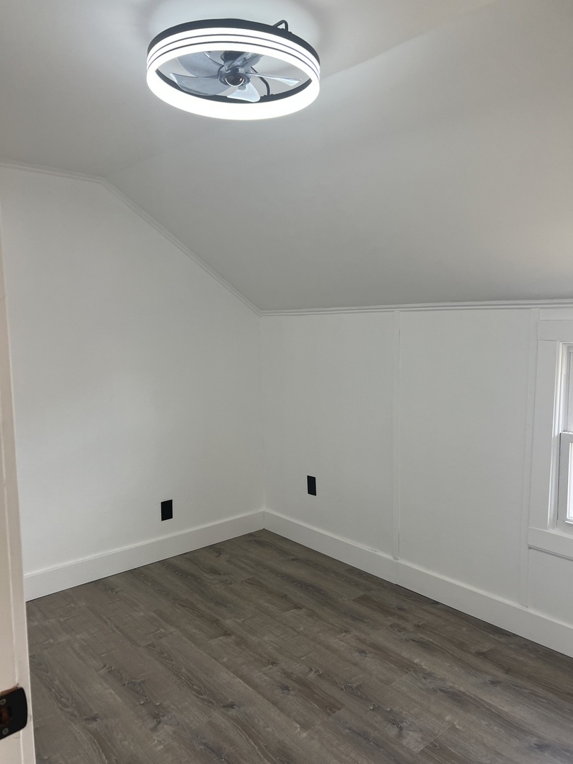 7446 W 64th Street 2f Property Photo 6