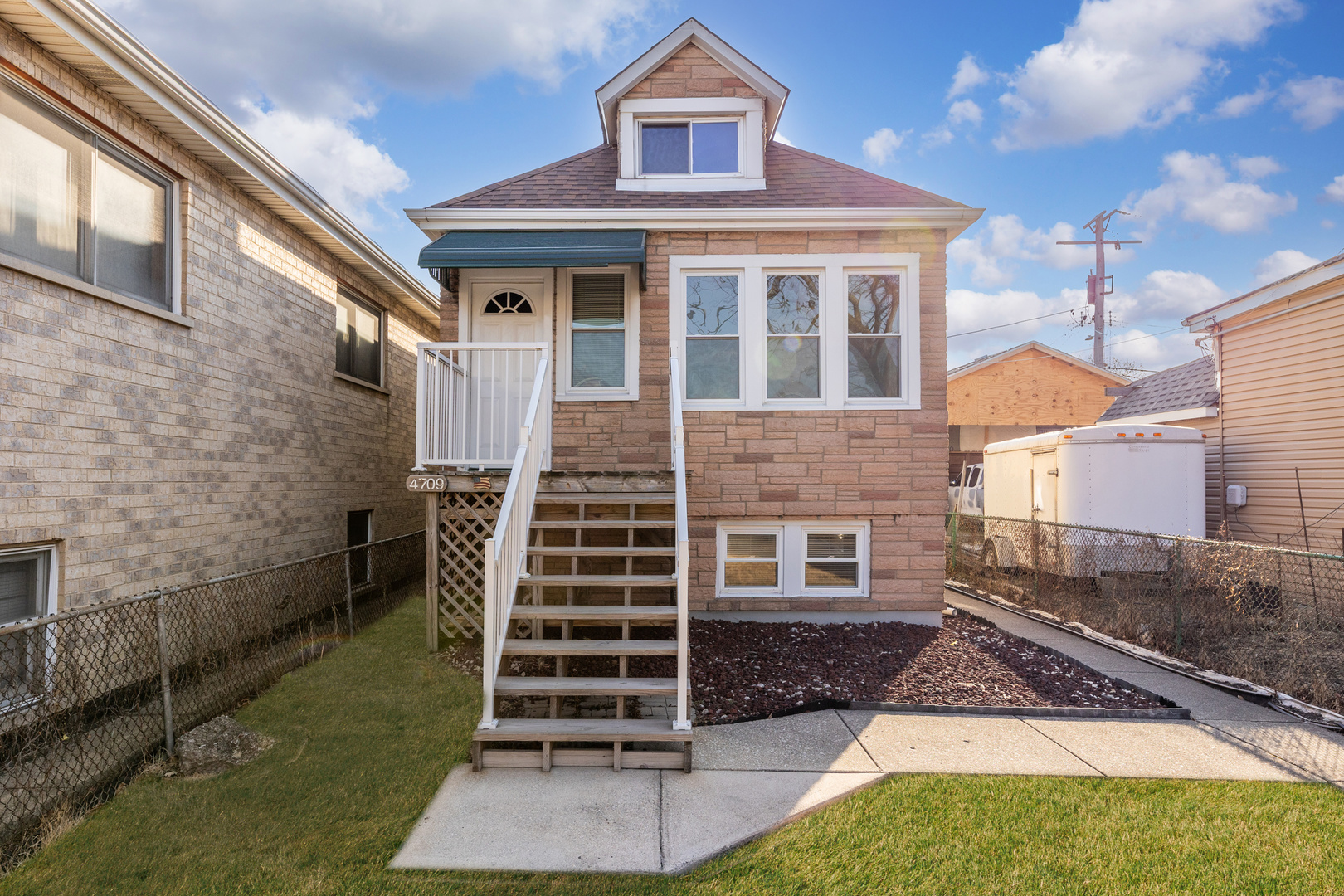 4709 S Hamlin Avenue Property Photo 1