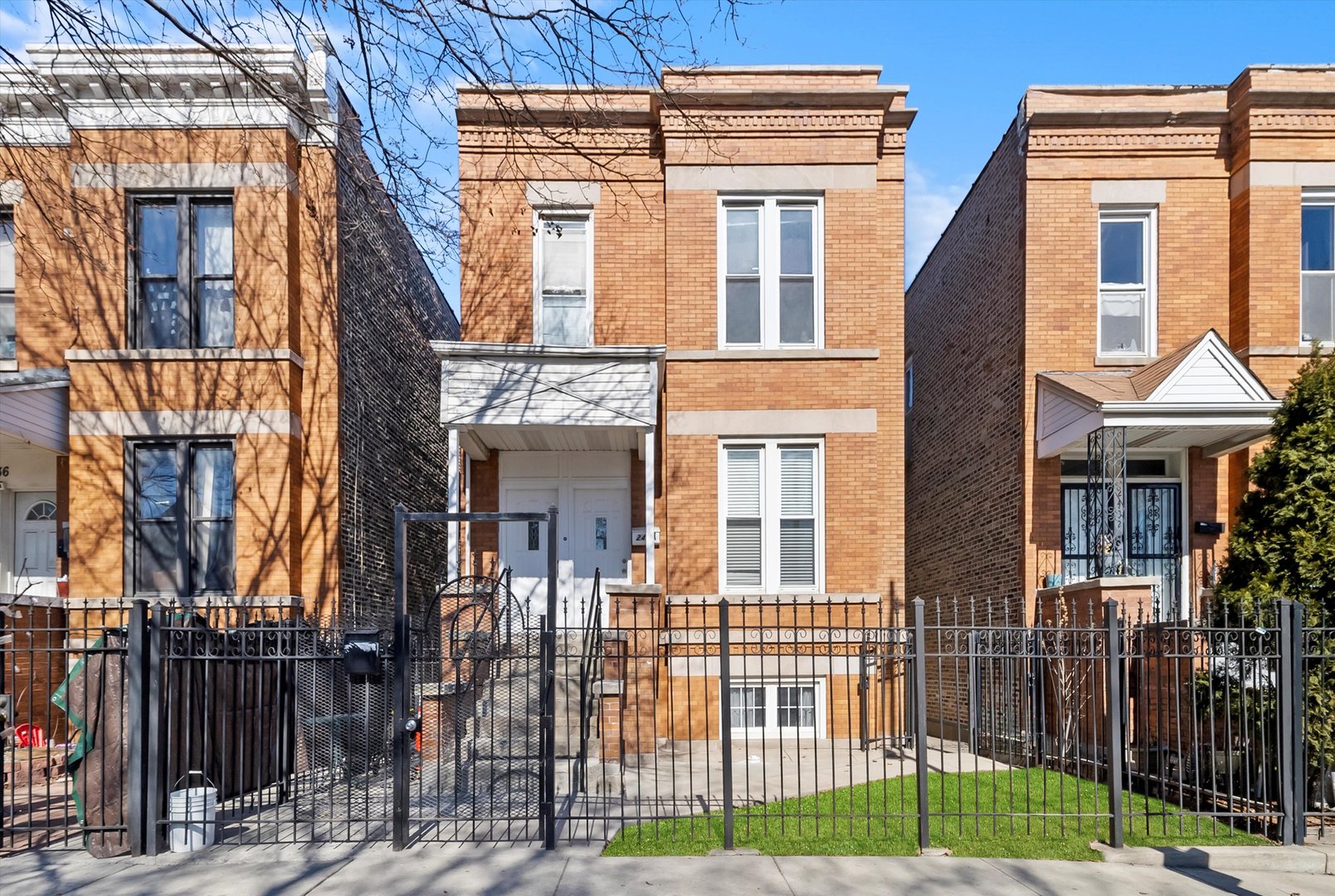 2434 W Pershing Road Property Photo 1