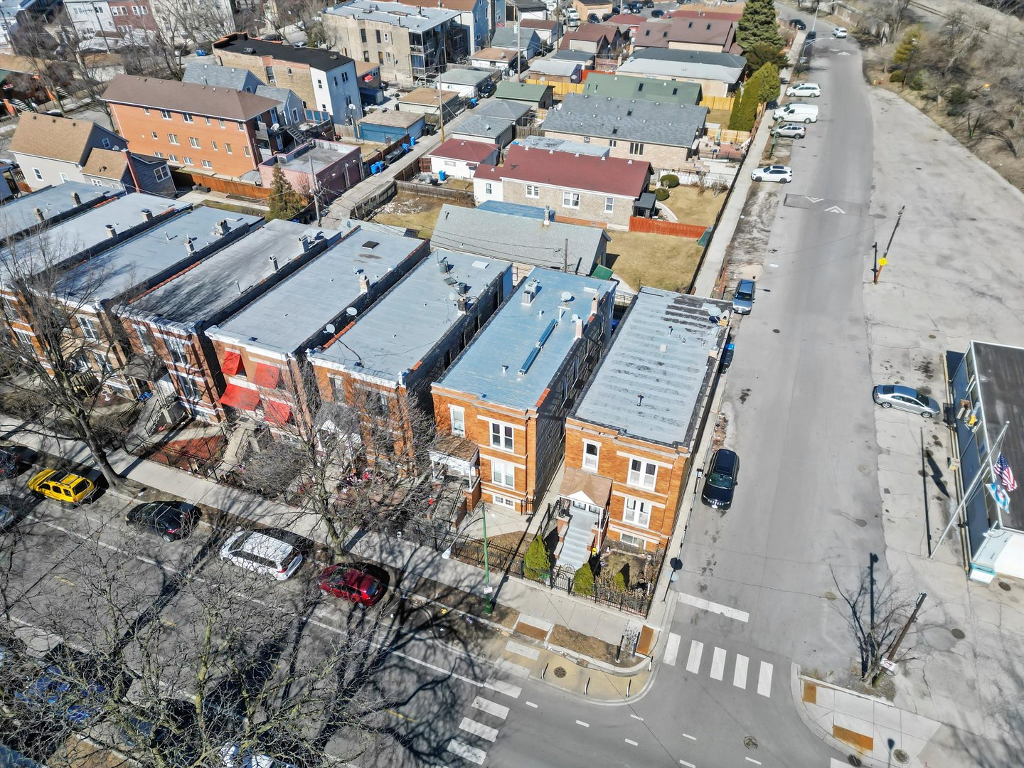 2434 W Pershing Road Property Photo 4