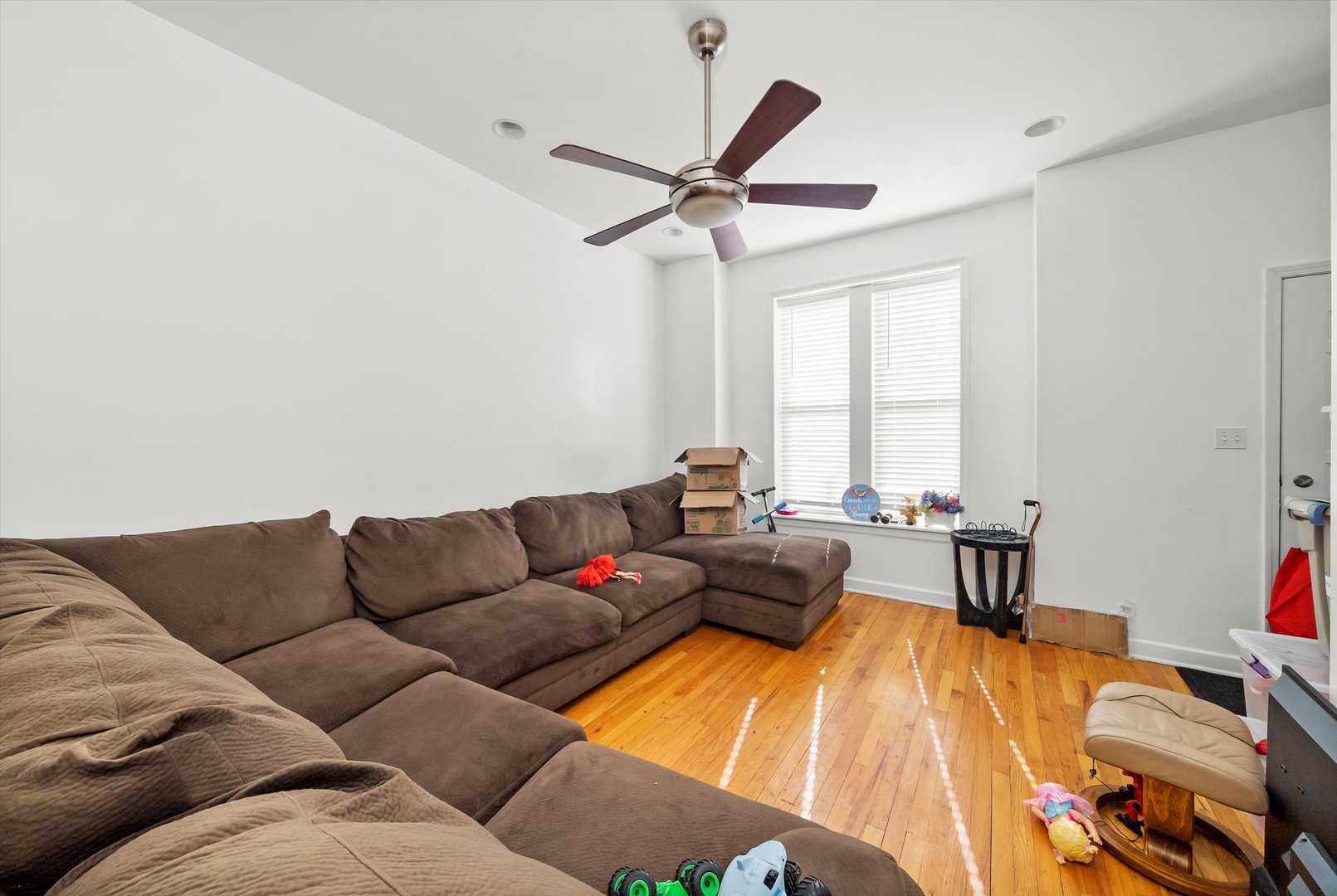 2434 W Pershing Road Property Photo 6