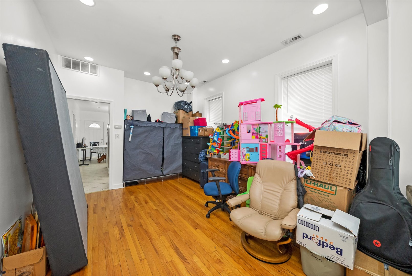2434 W Pershing Road Property Photo 8