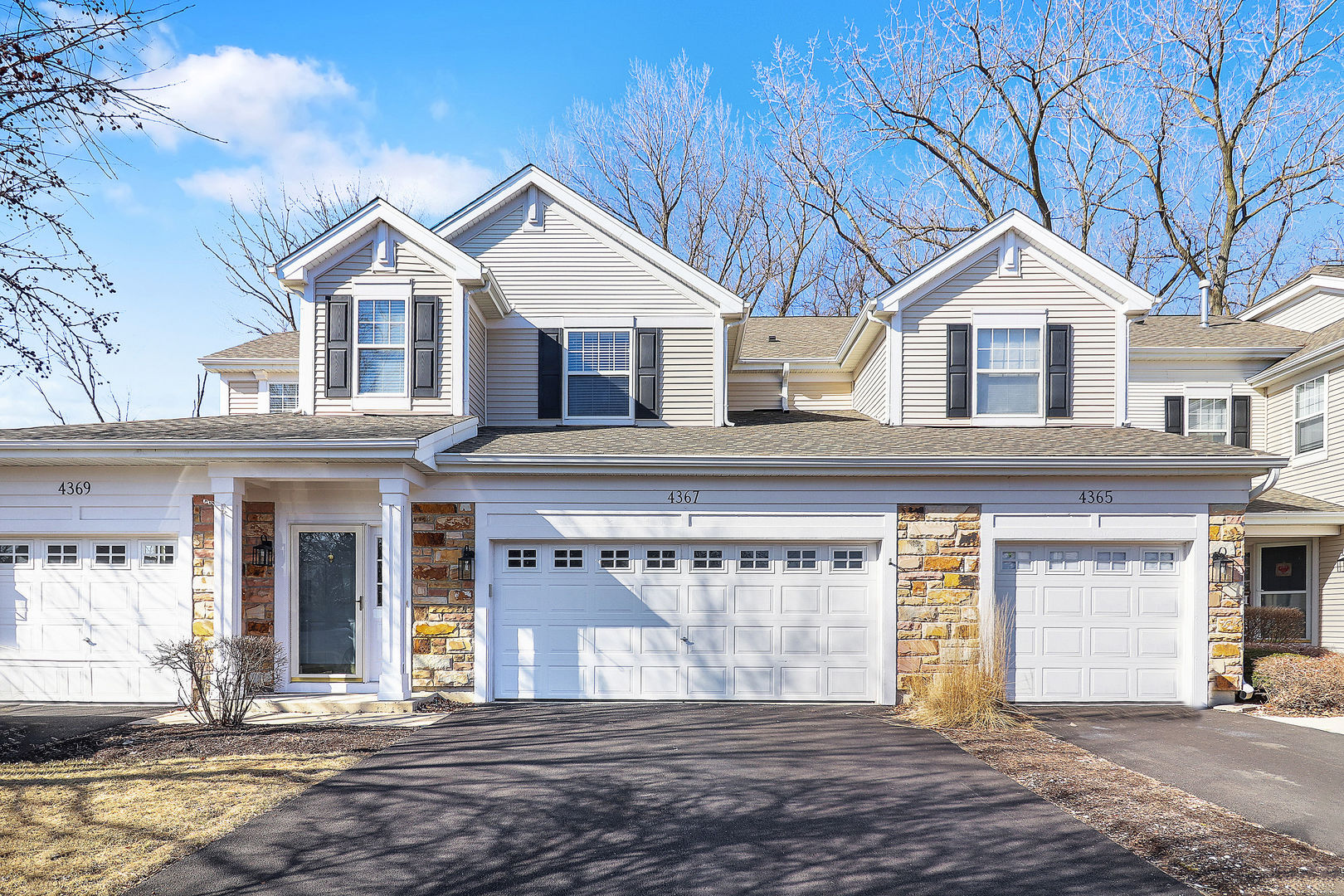 4367 Waters Edge Drive Property Photo 1