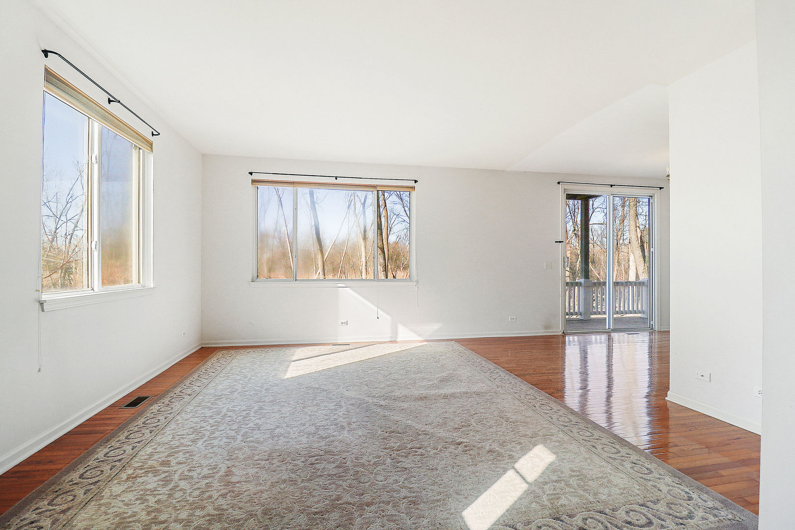 4367 Waters Edge Drive Property Photo 4