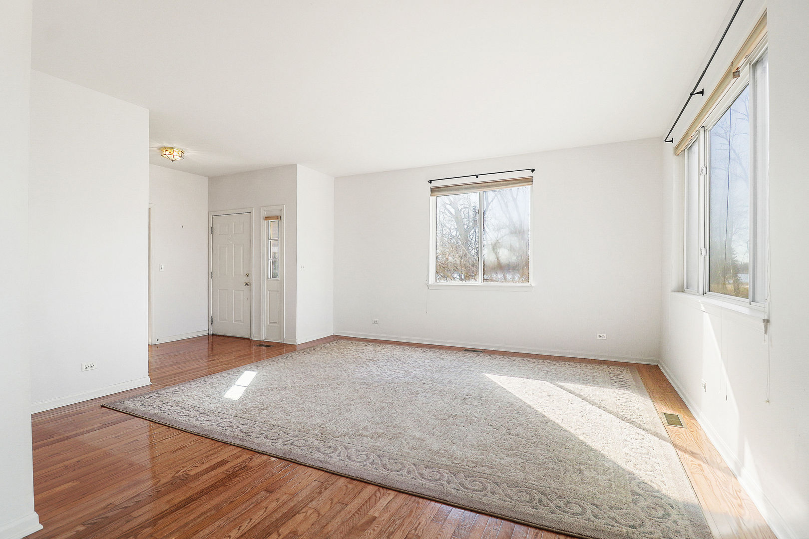 4367 Waters Edge Drive Property Photo 5