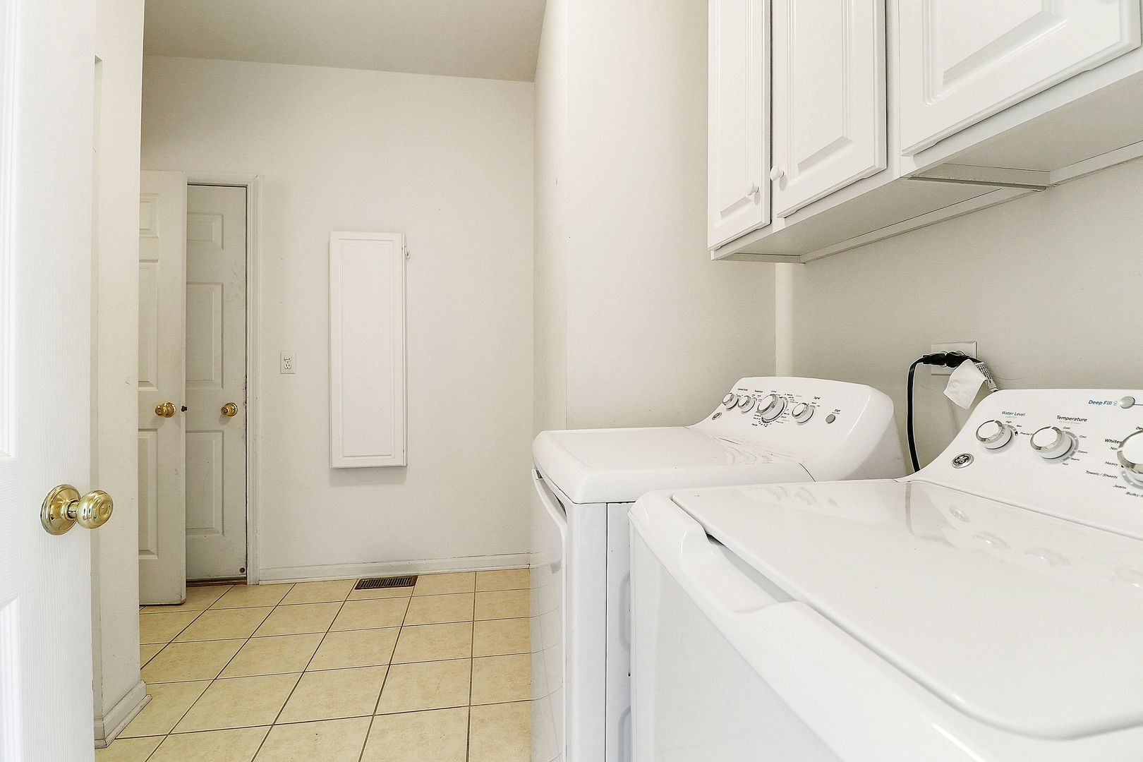 4367 Waters Edge Drive Property Photo 16