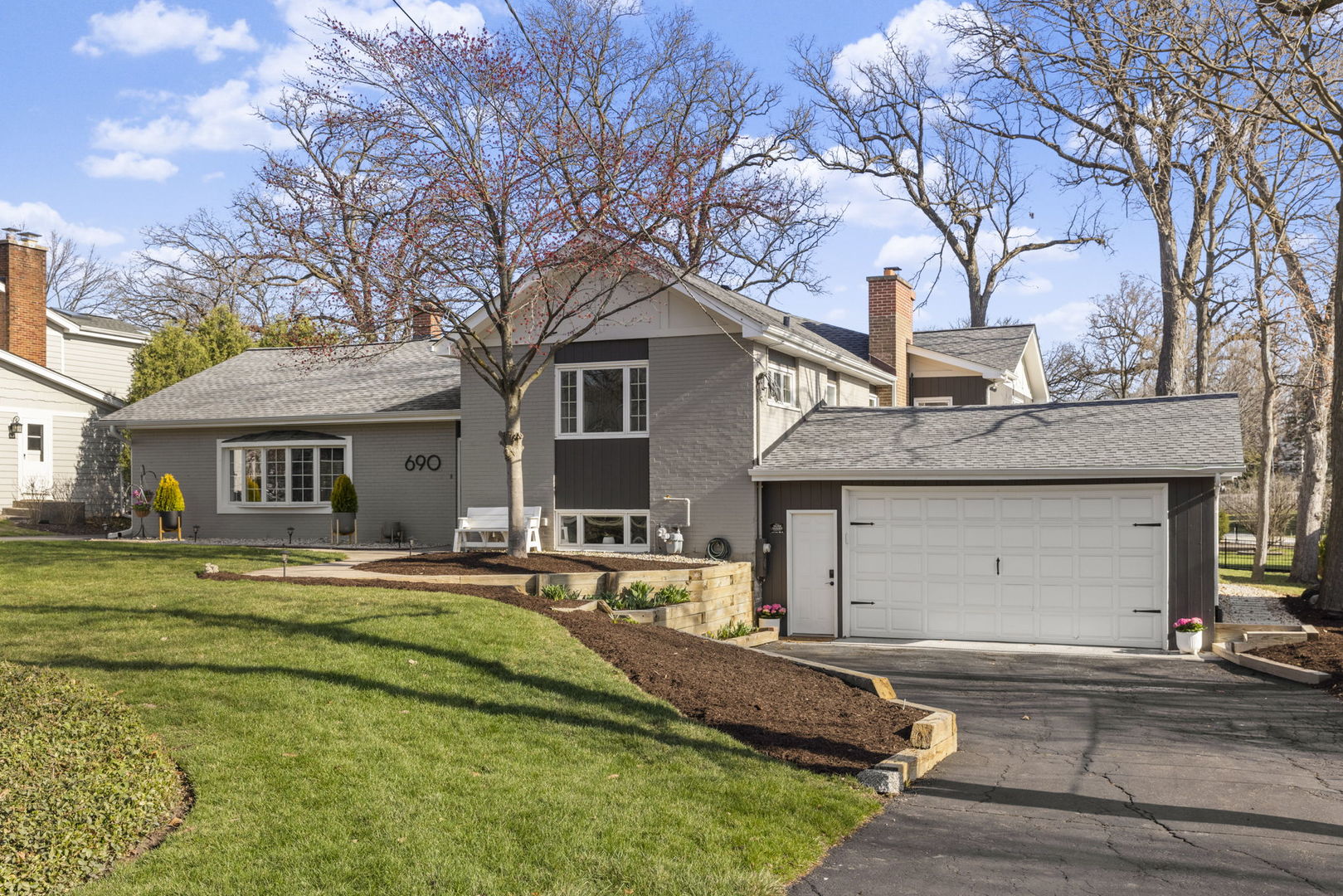 690 Elm Street Property Photo