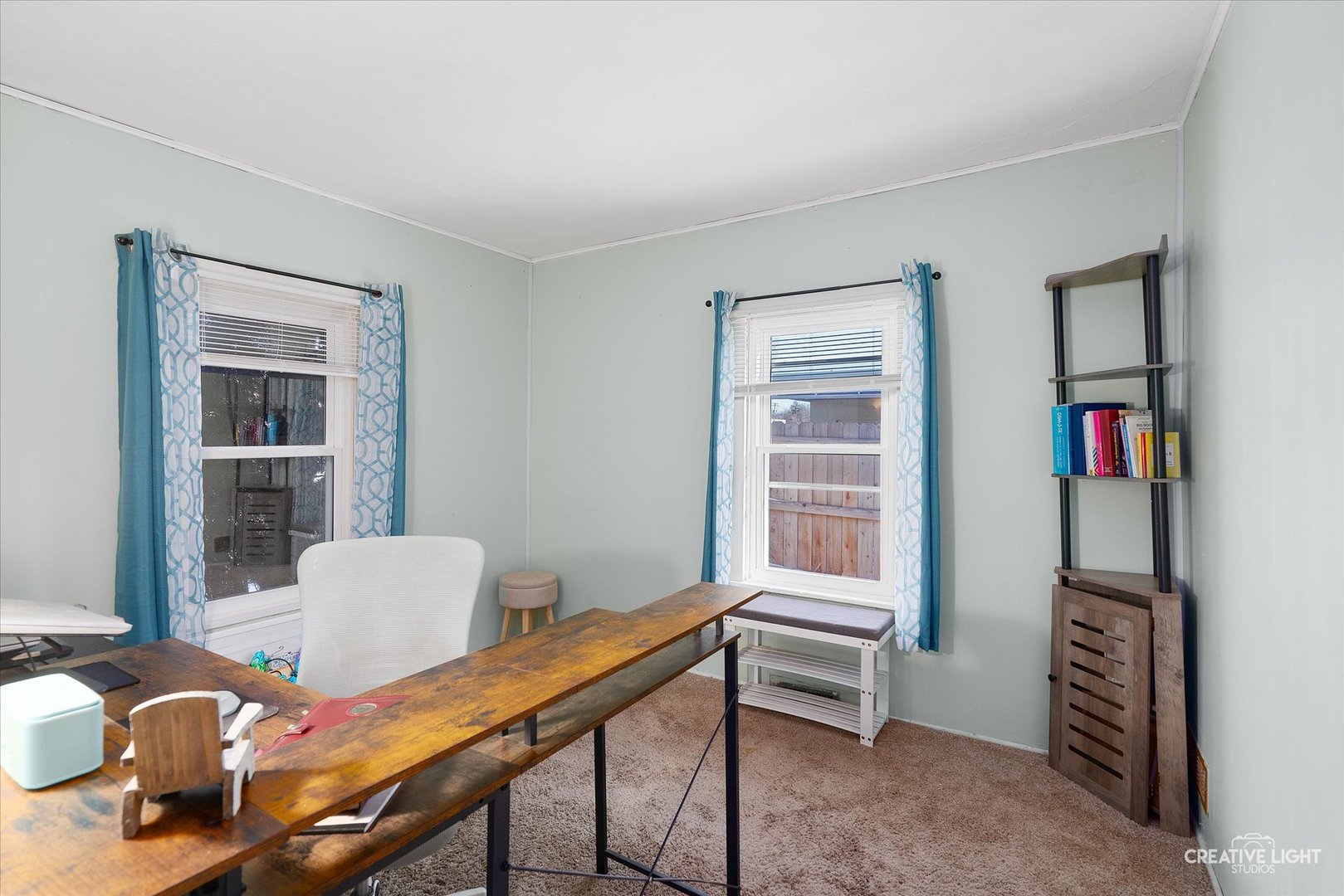 115 W John Street Property Photo 8