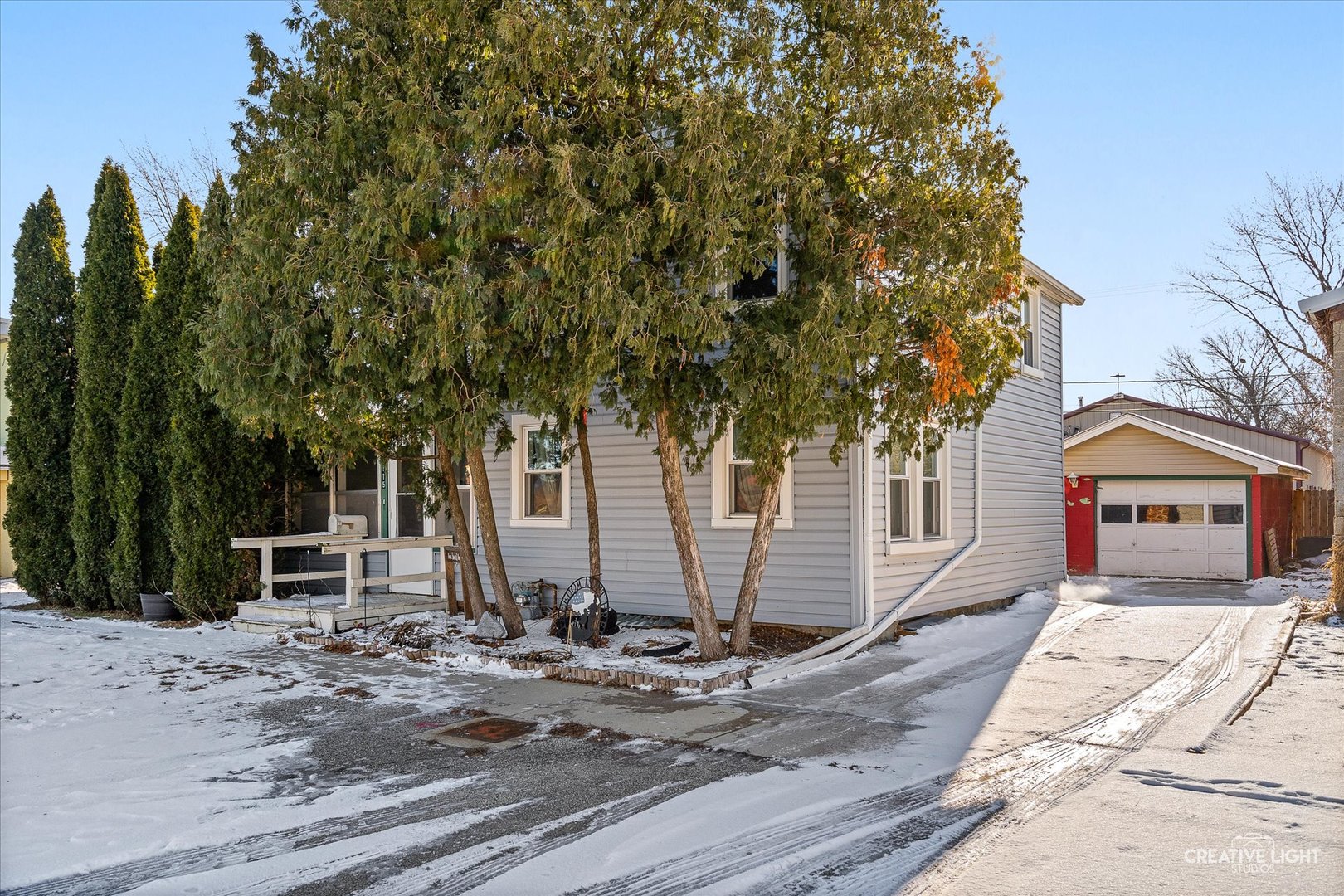 115 W John Street Property Photo 32