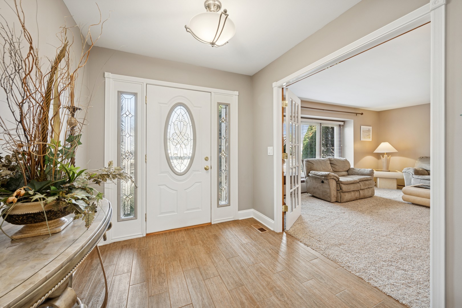 1215 Dorchester Lane Property Photo 4