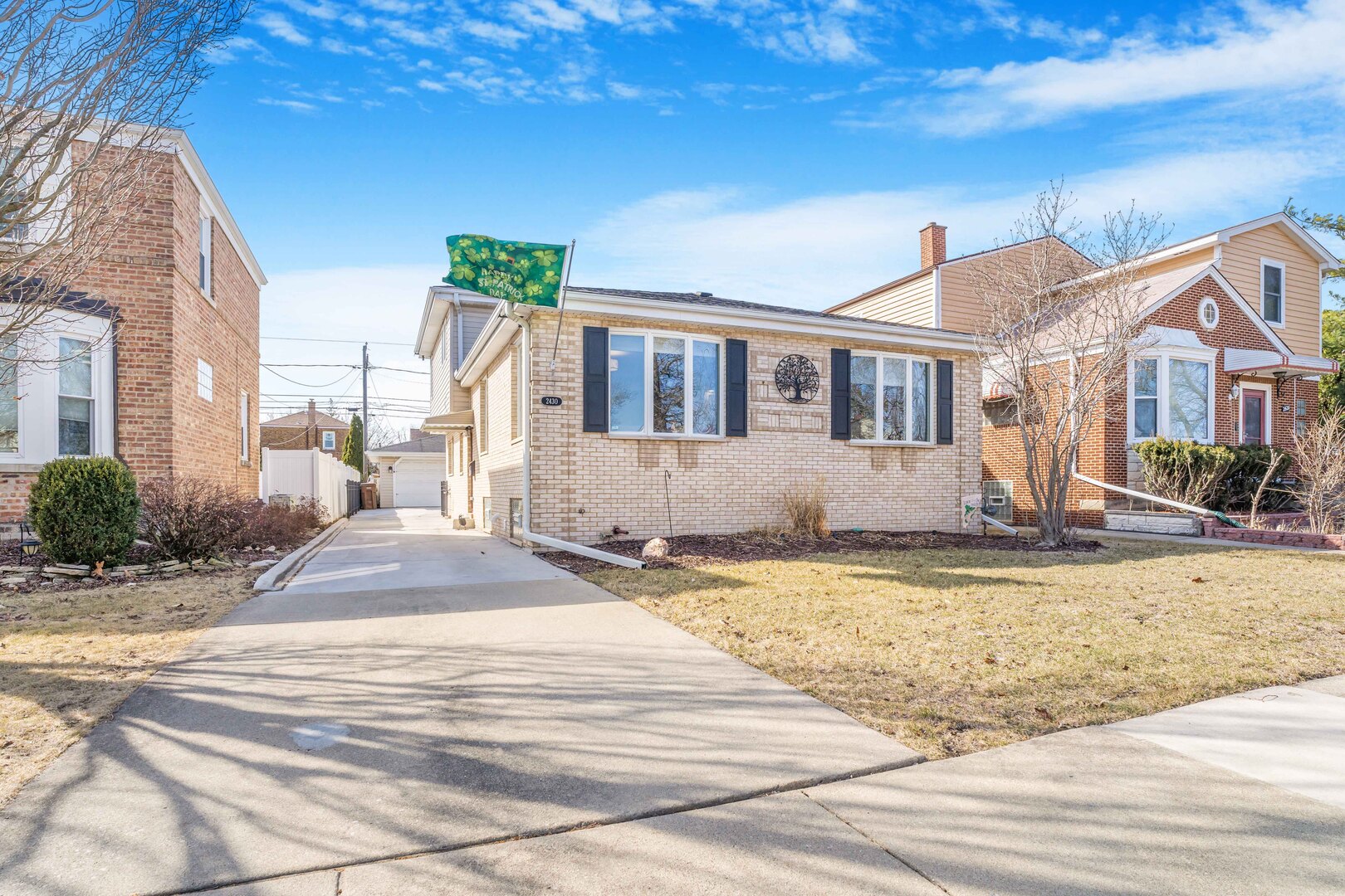 2430 S 3rd Avenue Property Photo
