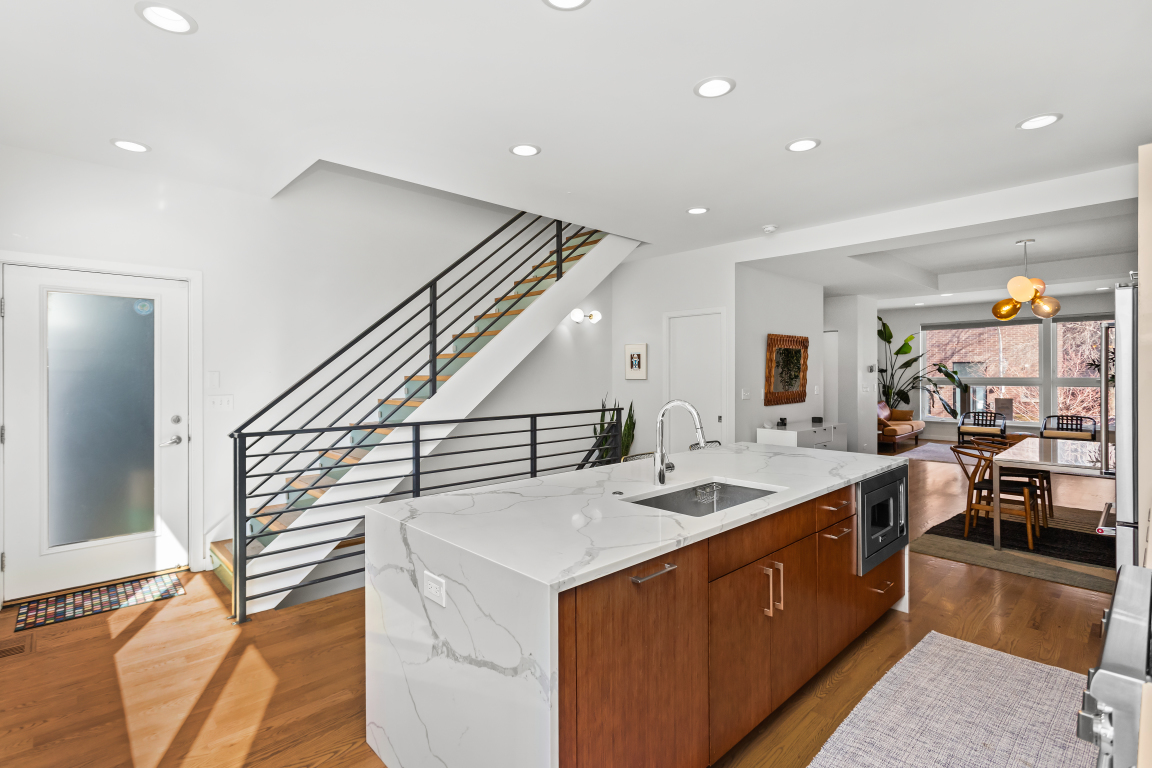 802 N Mozart Street Property Photo 12