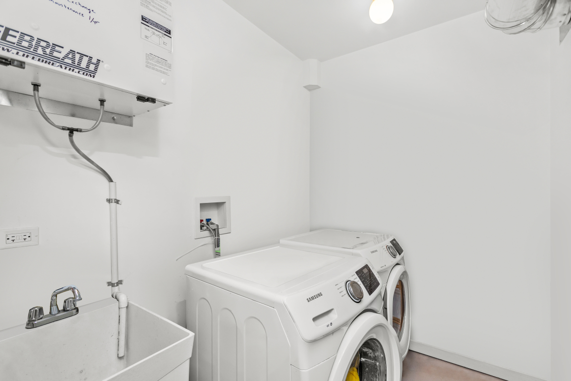 802 N Mozart Street Property Photo 30