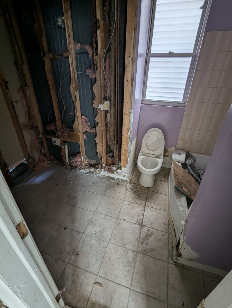 450 W 46th Place Property Photo 7