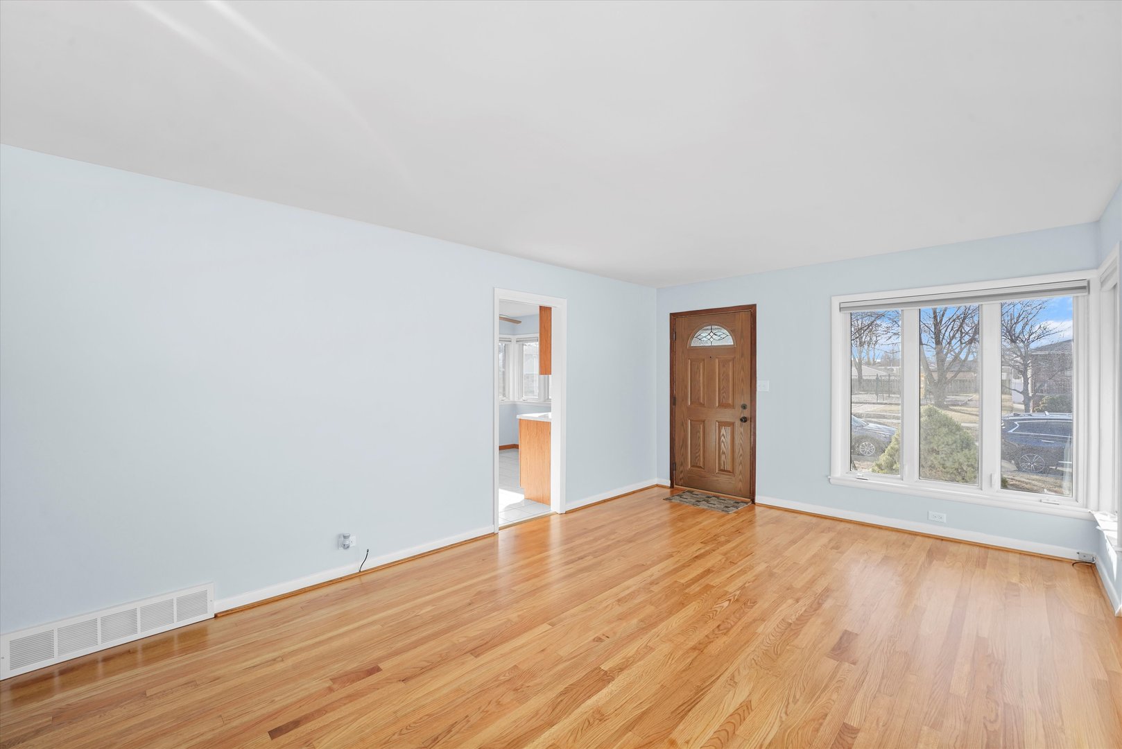 3513 Dora Street Property Photo 4